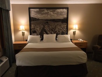 Super 8 by Wyndham Monroe WI