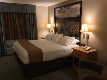 Super 8 by Wyndham Monroe WI
