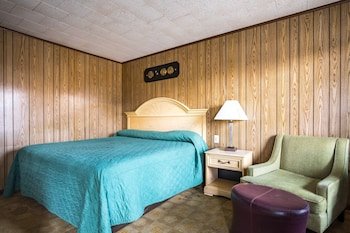 Hotel Holly Springs MS by OYO Rooms