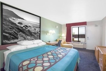 Super 8 by Wyndham Barstow