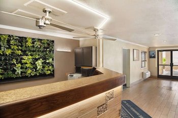 Travelodge by Wyndham Lake Havasu