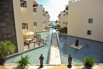 Aldea Thai by Playa Moments