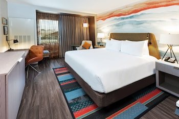 Hotel Indigo Spring – Woodlands Area