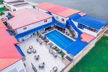 Hotel Aries Suites