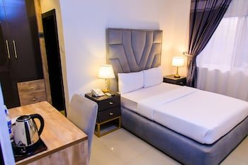Hotel Aries Suites