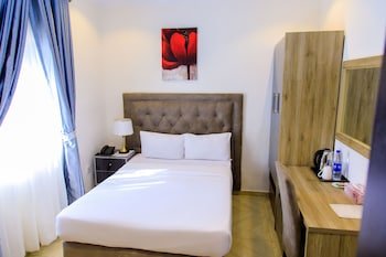 Hotel Aries Suites