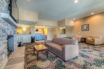 Cobblestone Inn & Suites