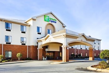 Holiday Inn Express Forest City