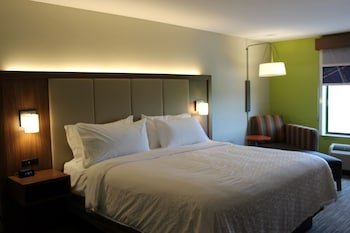 Holiday Inn Express Forest City