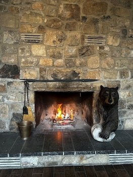Brookside Lodge