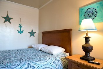 Shores Inn and Beach Houses