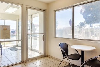 Motel 6 Mojave
