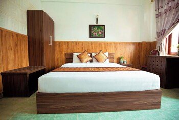 Huong Sen Hotel