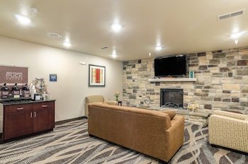 Cobblestone Inn & Suites Bridgeport
