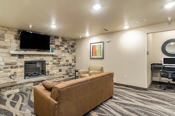Cobblestone Inn & Suites Bridgeport