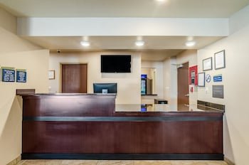 Cobblestone Inn & Suites Bridgeport