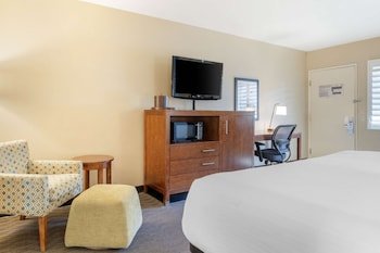 Best Western Plus Beach View Lodge