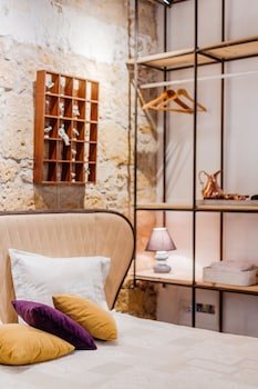 TasEv Boutique Hotel