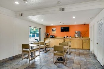 Motel 6 Waukegan IL