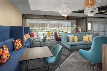 Tru by Hilton Beaufort