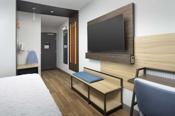 Tru by Hilton Beaufort