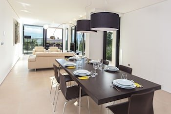 Golden Rays Apartments