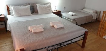 Olive Press Hotel & Apartments