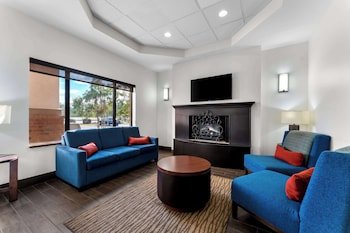 Comfort Inn & Suites Near Fort Gordon