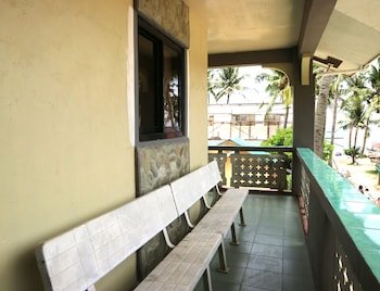 Dolphin Bay Resort