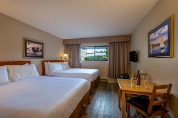 Sidney Waterfront Inn & Suites