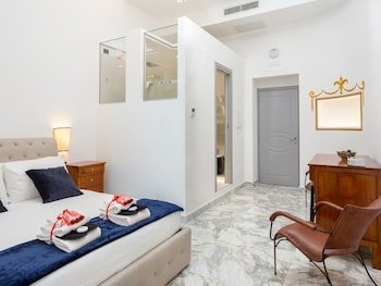 Queen Palace Suites