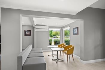 Microtel Inn & Suites by Wyndham Lexington