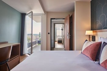 Gatsby Hotel & Restaurant