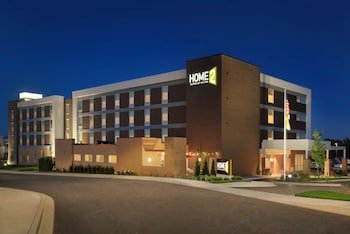 Home2 Suites by Hilton Menomonee Falls Milwaukee