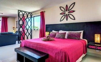 Suites Corazón Hotel