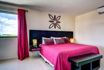 Suites Corazón Hotel