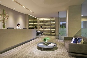 PARKROYAL Serviced Suites