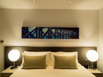 PARKROYAL Serviced Suites