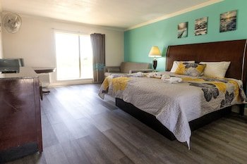 Crystal Palace Resort