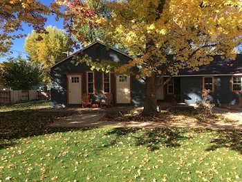 Eastside Guesthouse And Bivy