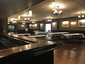 Carmel Inn & Suites