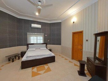 Taj Mahal Guest House