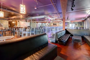 Thunderbird Hotel & Lounge