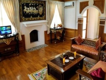 Royal Reward Resort