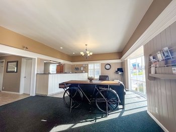 Rockford Alpine Inn and Suites