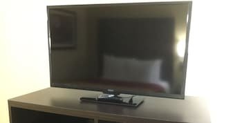 Days Inn & Suites by Wyndham Union City