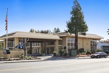 Days Inn by Wyndham Gilroy