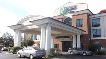 Holiday Inn Express Hotel & Suites Dyersburg