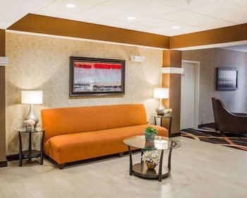 Comfort Suites