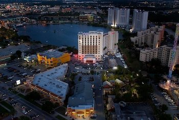 Ramada Plaza by Wyndham Orlando Resort & Suites International Drive